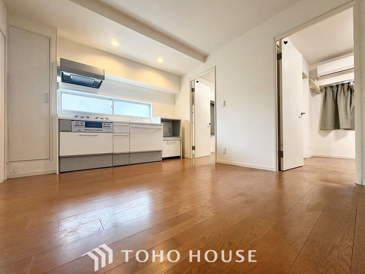 内装 【LIVING】◆煌びやか◆愛おしい家族との団欒の時間をより一層幸せなものに感じさせる煌びやかなLDK。輝かしい毎日が待っています。