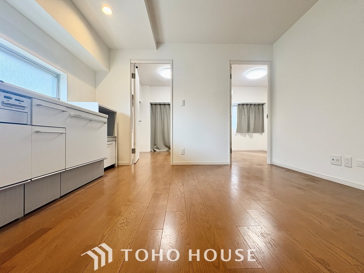 内装 【LIVING】◆眩い◆光が燦々と入り、家族の笑顔を照らす。「いつまでも続いて」と願う夢のような毎日がここにある