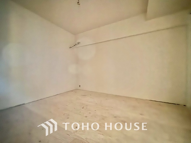 内装 【改装中】風の通り道。舞い込んでくる風が優しく躍り、室内に爽やかな空気を運んでくる。そこに季節の息吹を感じて、いまがどんな季節なのかを実感する。