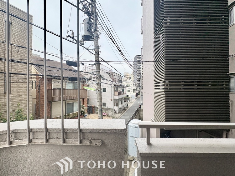 その他 【BALCONY】◆BLUE SKY◆自然の心地よさに包まれる。大開口の外に広がるのは爽やかな青空。