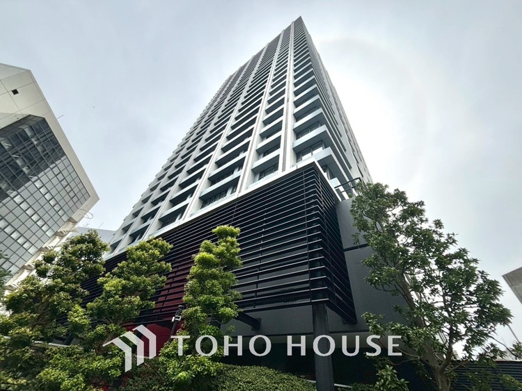 外観 漂う上質な空気感、マンションに入れば「おかえりなさい」と笑顔で迎えてくれるエントランス。最良の心配りを感じるマンションでした。