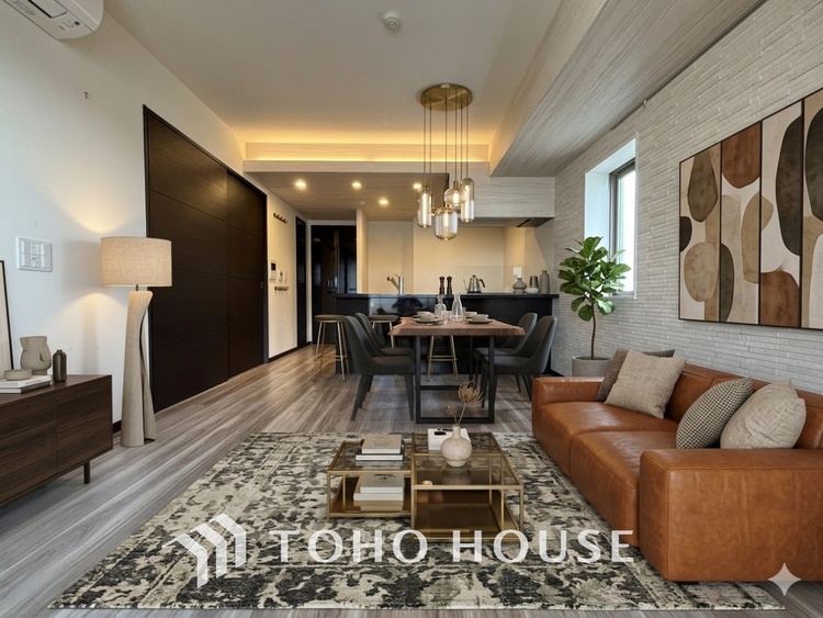 内装 ＊配置してある家具や小物はCGによるイメージ画像です。忙しい朝でも、しっかり家族が揃って食事をして頂けるゆとりある大きさのダイニングスペース。リビングと和室の続き間は急な来客時になど使い勝手が良いです