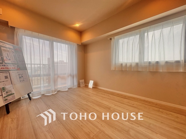 内装 採光や風通しを考えて設計された間取り。近隣との視線を考え、街全体で調整される窓位置。外観だけでなく、そこに住まうご家族の心地よさを最優先しました。