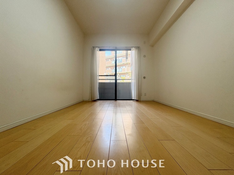 内装 感性を育むプライベートルームはシンプルでスマートな空間。好みの空間で読書をしたり、音楽を聞いたりと一人の時間も充実したものにできます。