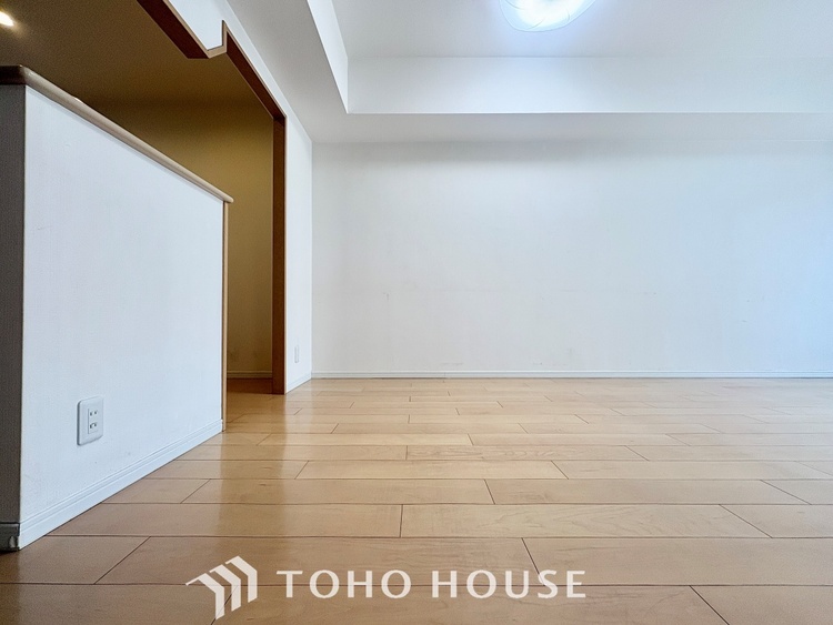 内装 【LIVING】◆眩い◆光が燦々と入り、家族の笑顔を照らす。「いつまでも続いて」と願う夢のような毎日がここにある