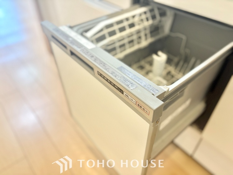 キッチン 【KITCHEN】◆ワクワク◆開放的で機能性も高いシステムキッチン。お子様は毎日のご飯にワクワク！