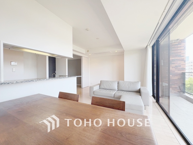 内装 【LIVING】◆住む喜び、楽しさ、感動◆を君と共有したい。いつまでもずっと家族を見渡せるこの広い空間で。