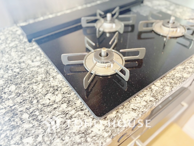 キッチン 【KITCHEN】◆家族のおはよう◆の声を笑顔で迎えてあげられるシステムキッチン。朝ごはんが楽しみでちょっと早起きしたくなるんです。