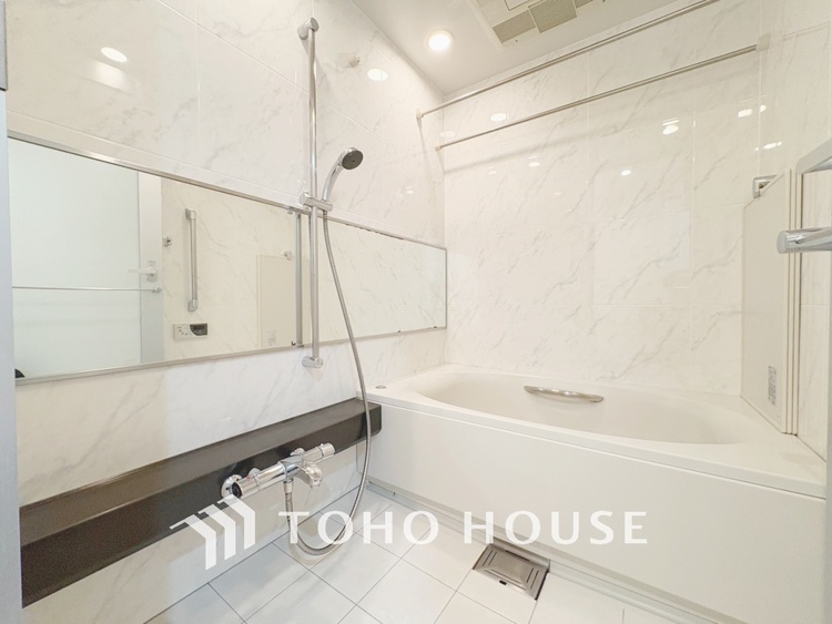 風呂 【BATHROOM】◆プライベートな空間◆simpleだからrelaxできるんです。こころもからだもキレイさっぱり。