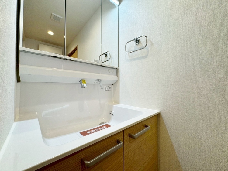 その他 清潔感を感じられる洗面化粧台。