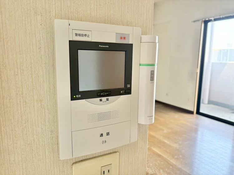 その他 誰が来てもわかる様にモニター付きインターホンを設置。