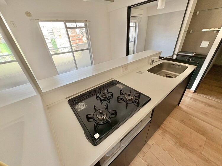 その他 開放感のあるキッチンスペース。調理をしながら、会話も弾みそうですね。