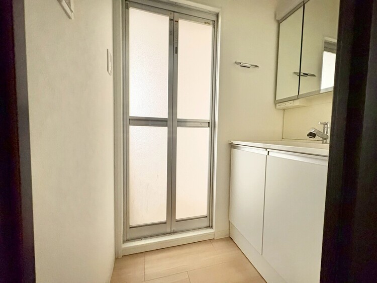 その他 十分な広さの脱衣所。