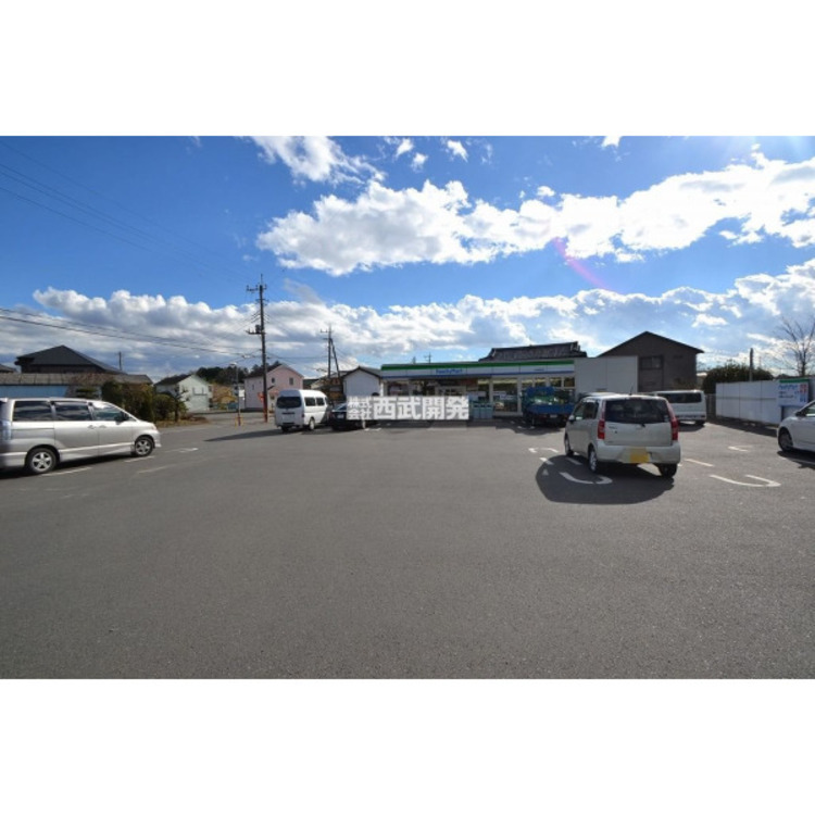 周辺 ファミリーマート入間木蓮寺店(約900m)
