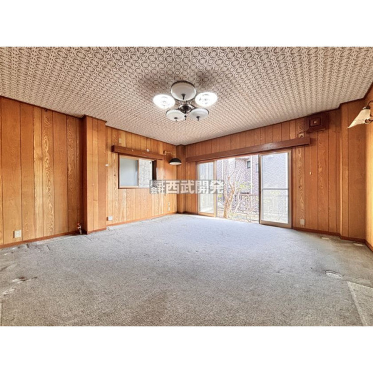 内装 照明器具等は価格に含まれません。