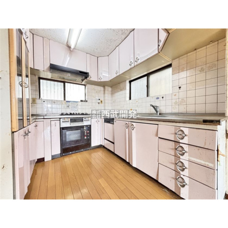 キッチン 照明器具等は価格に含まれません。