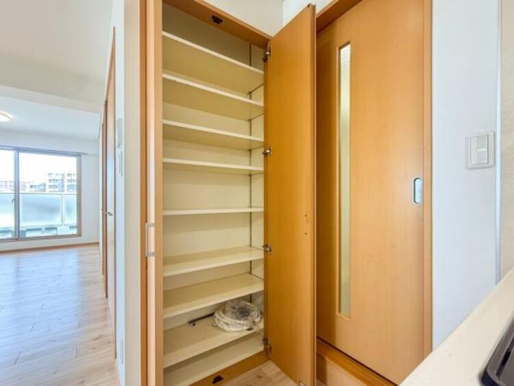 収納 キッチンにある収納。ストック品など何でも片付けられます。