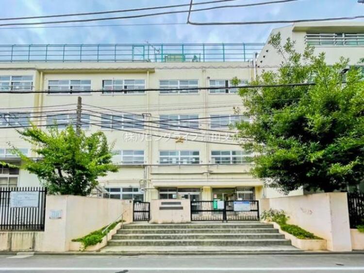 周辺 渋谷区立広尾中学校　1700ｍ