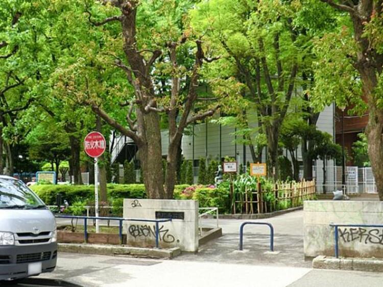 周辺 恵比寿公園　700ｍ