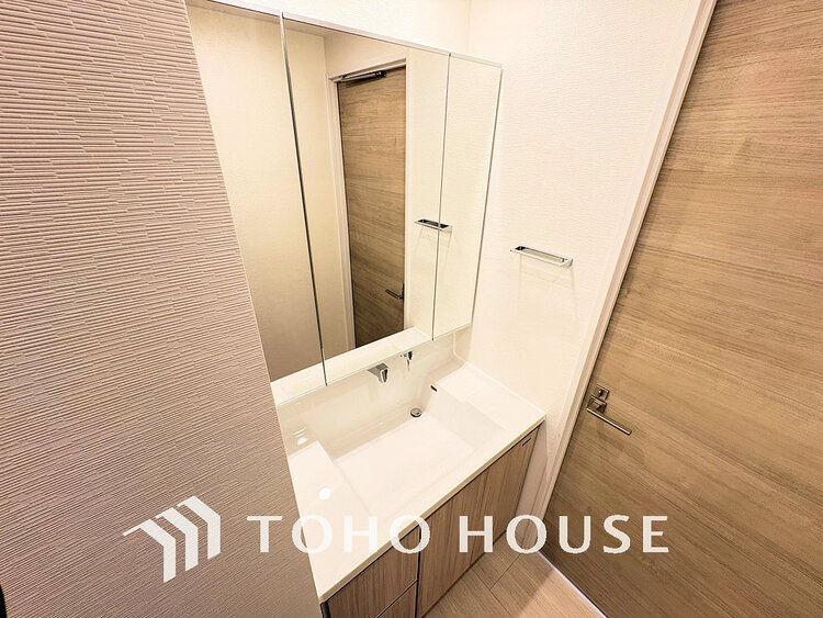 洗面 落ち着きのある色合いでまとめられた洗面室