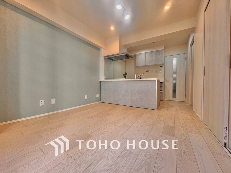 内装 「想像していた以上に広い」が写真を撮っているときの感想です。家事動線に配慮したプランによりご家族がくつろげる明るく広い空間が確保できました。