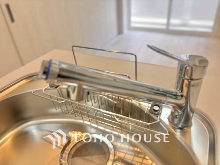 キッチン 【Kitchen】キッチンは家族の絆を育む大切な空間。シンプルで使い易いSystemKitchenで愉しく作る料理は愛情のある美味しいご馳走に。