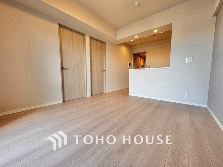 内装 ◆瀟洒な空間◆落ち着きのある彩が見事に調和させた瀟洒な空間を演出。ここに集まる家族の会話と笑顔が絶え間なく続く幸せな空間。