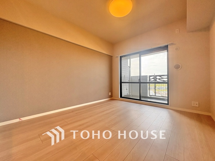 内装 採光や風通しを考えて設計された間取り。近隣との視線を考え、街全体で調整される窓位置。外観だけでなく、そこに住まうご家族の心地よさを最優先しました。