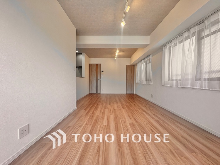 内装 「想像していた以上に広い」が写真を撮っているときの感想です。家事動線に配慮したプランによりご家族がくつろげる明るく広い空間が確保できました。