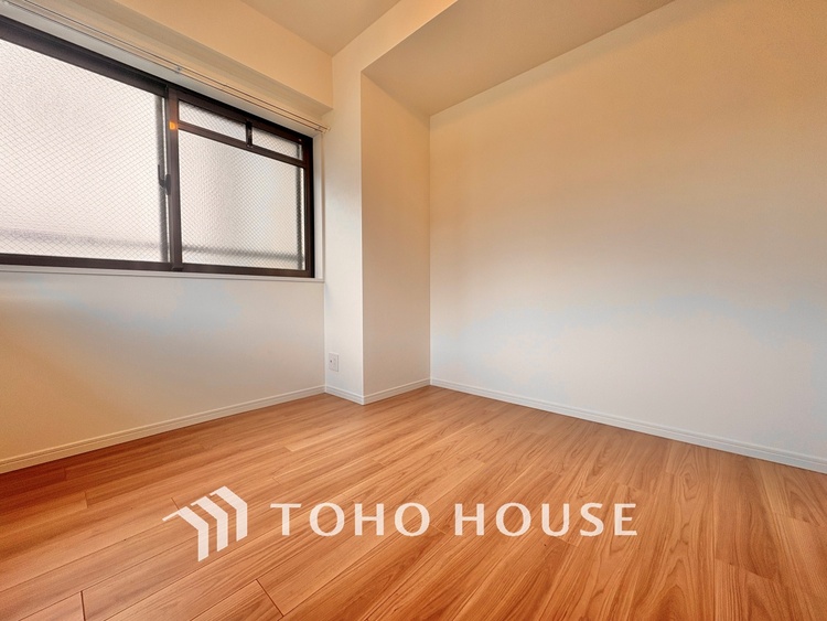 内装 採光や風通しを考えて設計された間取り。近隣との視線を考え、街全体で調整される窓位置。外観だけでなく、そこに住まうご家族の心地よさを最優先しました。