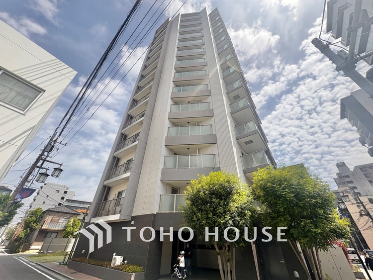 外観 漂う上質な空気感、マンションに入れば「おかえりなさい」と笑顔で迎えてくれるエントランス。最良の心配りを感じるマンションでした。