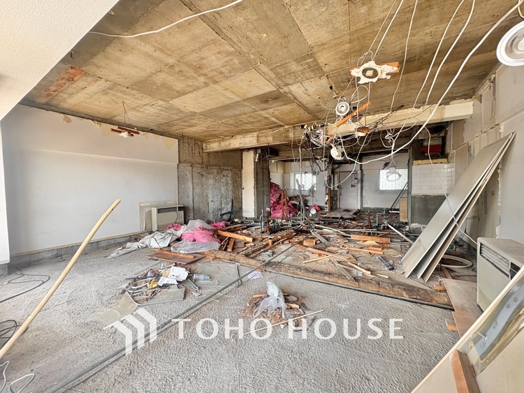 内装 【改装中】寝室は一日の疲れを癒す大切な空間。快適で落ち着けるおすすめの間取りです。