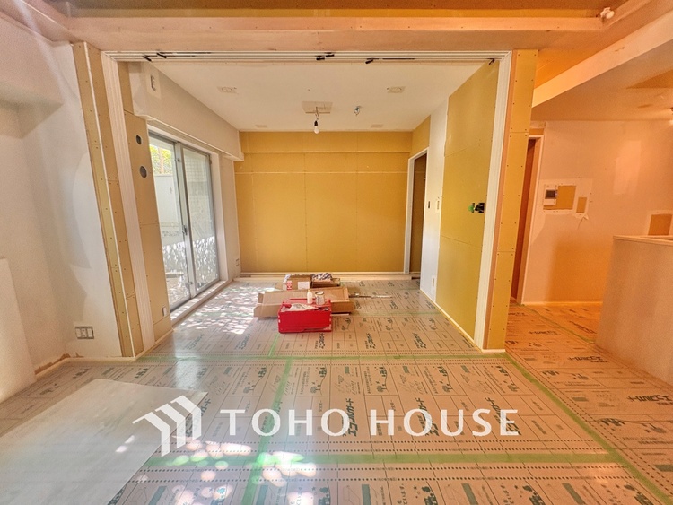 内装 【改装中】時を超えて愛されるデザインが、日常を特別なひとときへと昇華させます。この場所から、心満たされる豊かな食卓が始まります。