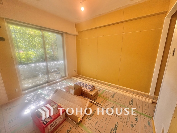 内装 【改装中】ここにはみんなが集い、食事と楽しい会話が始まる。