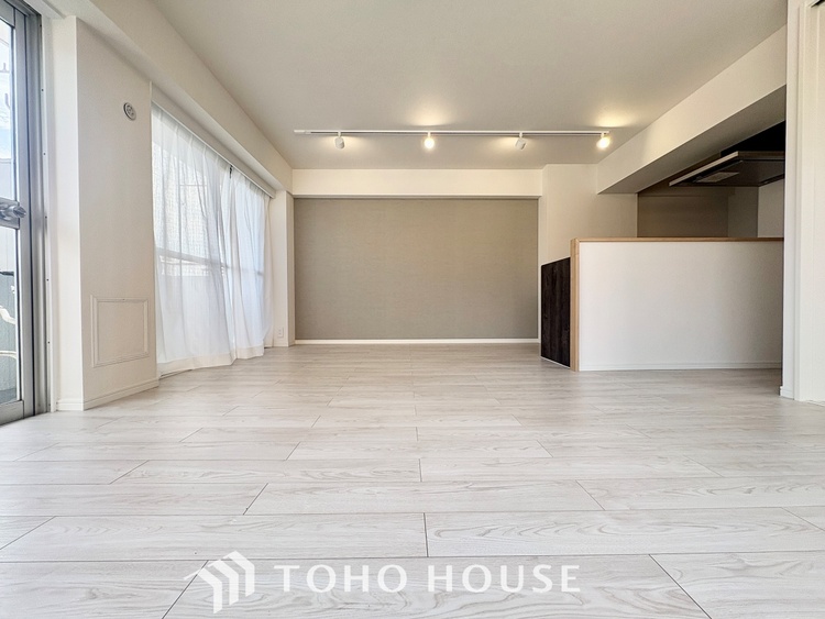 内装 【LIVING】◆煌びやか◆愛おしい家族との団欒の時間をより一層幸せなものに感じさせる煌びやかなLDK。輝かしい毎日が待っています。