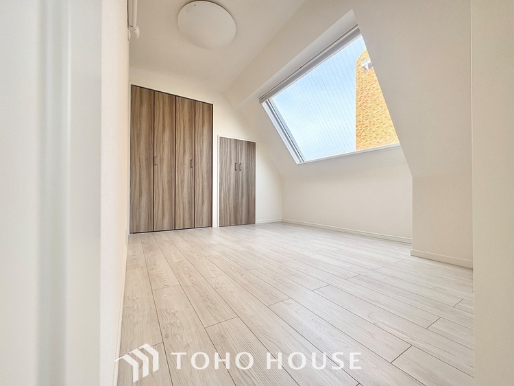 内装 感性を育むプライベートルームはシンプルでスマートな空間。好みの空間で読書をしたり、音楽を聞いたりと一人の時間も充実したものにできます。