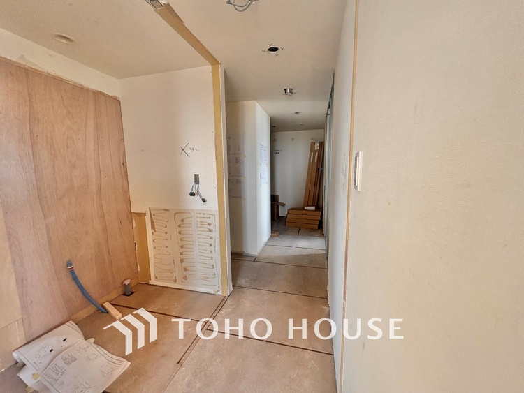 内装 【改装中】時を超えて愛されるデザインが、日常を特別なひとときへと昇華させます。この場所から、心満たされる豊かな食卓が始まります。