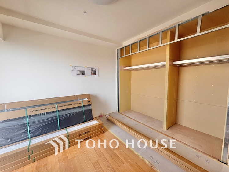 内装 【改装中】寝室は一日の疲れを癒す大切な空間。快適で落ち着けるおすすめの間取りです。