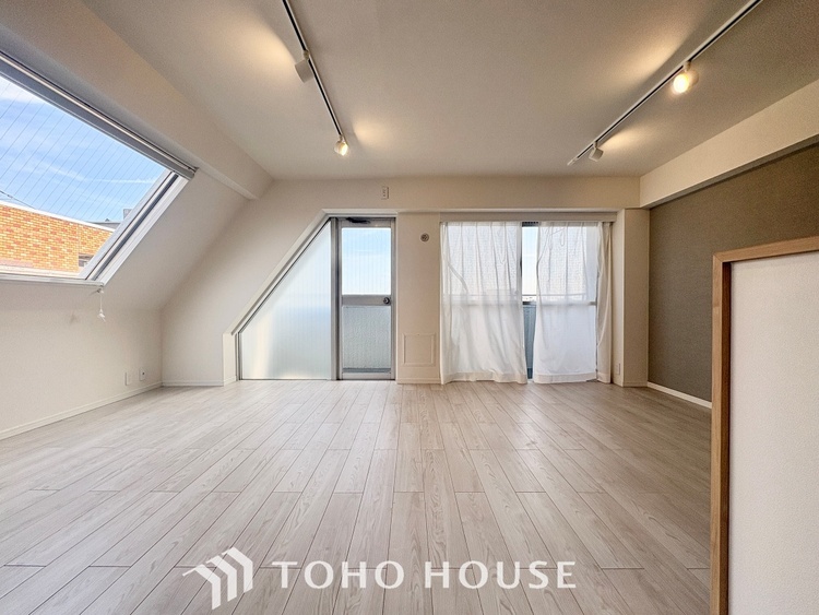 内装 【LIVING】◆住む喜び、楽しさ、感動◆を君と共有したい。いつまでもずっと家族を見渡せるこの広い空間で。