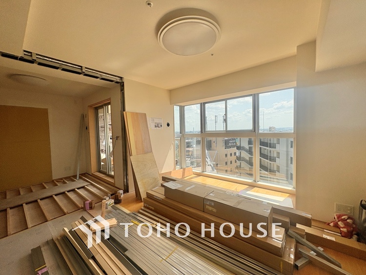 内装 【改装中】ここにはみんなが集い、食事と楽しい会話が始まる。