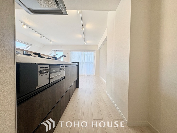 キッチン 【KITCHEN】◆家族のおはよう◆の声を笑顔で迎えてあげられるシステムキッチン。朝ごはんが楽しみでちょっと早起きしたくなるんです。