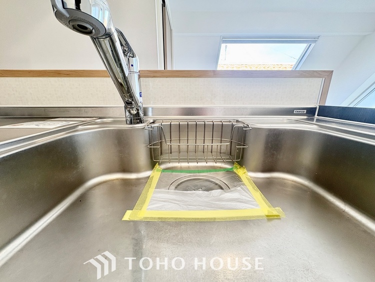 キッチン 【KITCHEN】◆ワクワク◆開放的で機能性も高いシステムキッチン。お子様は毎日のご飯にワクワク！