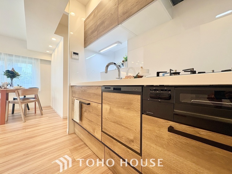 キッチン 【KITCHEN】◆家族のおはよう◆の声を笑顔で迎えてあげられるシステムキッチン。朝ごはんが楽しみでちょっと早起きしたくなるんです。