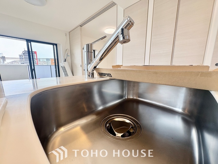 キッチン 【KITCHEN】◆ワクワク◆開放的で機能性も高いシステムキッチン。お子様は毎日のご飯にワクワク！