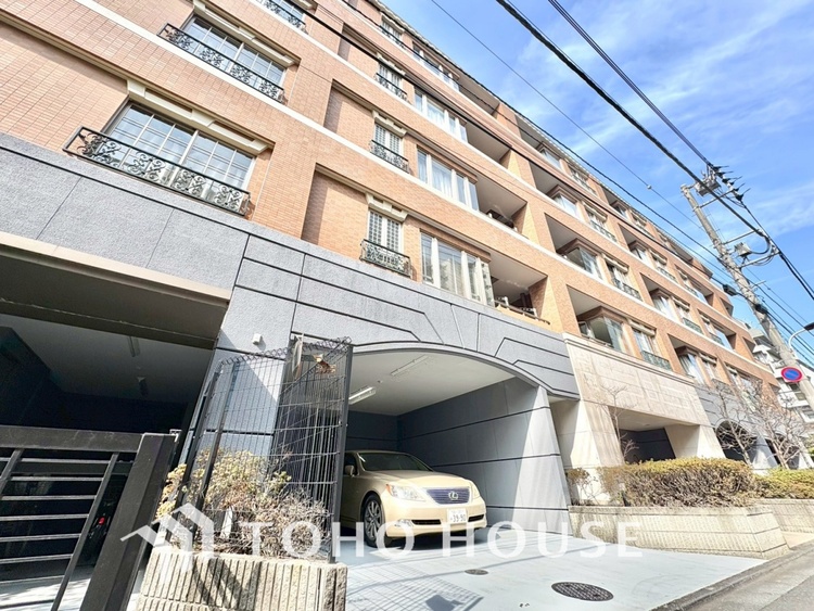 外観 【APPEARANCE】◆陽光◆が差し込む。この開放的な空間に家族の笑顔が集う。家族が一緒に過ごす空間は明るく、そして居心地よく。