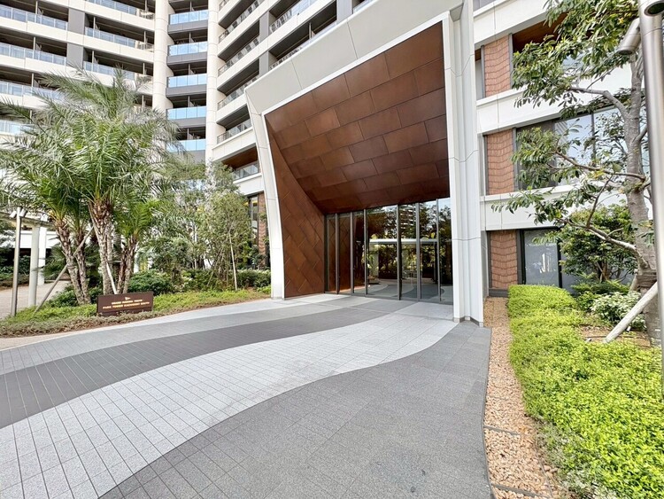 その他 上質感漂う玄関アプローチです。