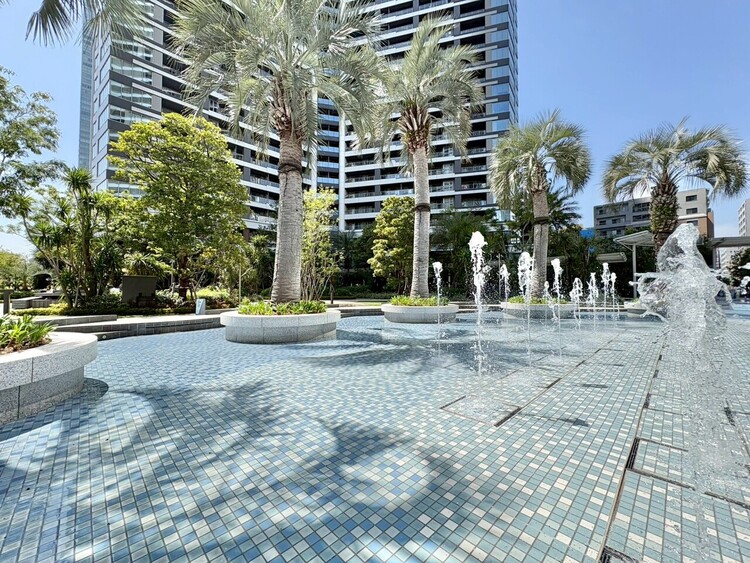 その他 【中庭】マンションの敷地内には、中庭もございます。