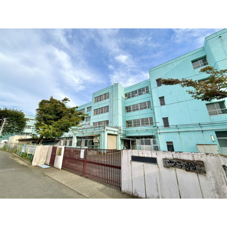 周辺 新座市立第五中学校(約910m)