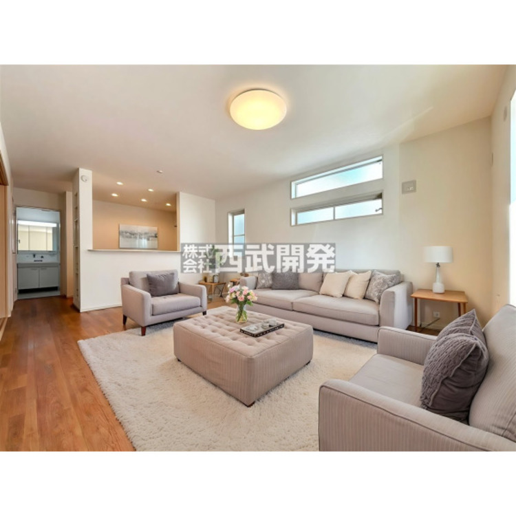 居間 配置してある家具や小物はCGによるイメージです