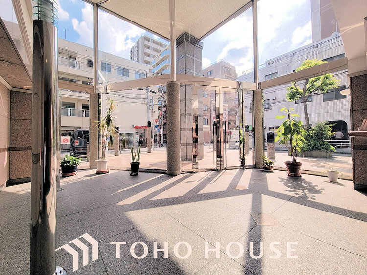 エントランス 落ち着いた色合いのエントランス